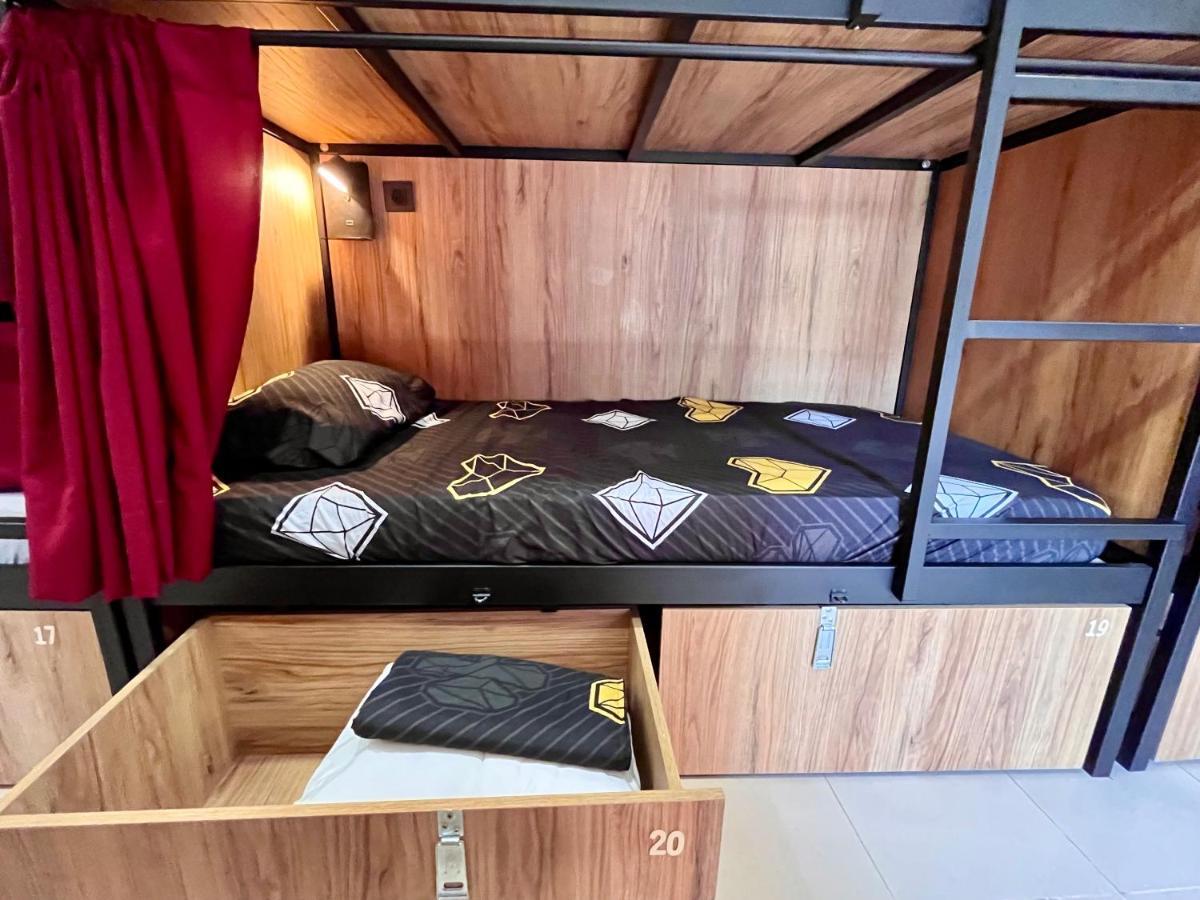 Velvet Hostel Madrid Buitenkant foto